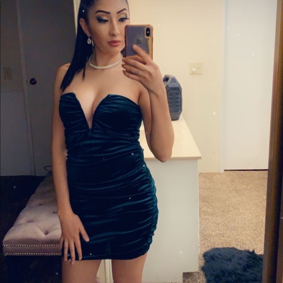 Velvet Hunter green Dress - Picture 1 of 10